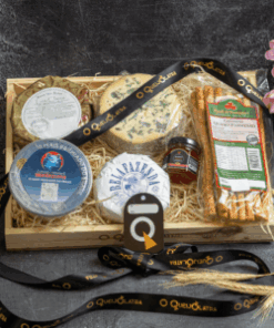 TABUA PRESENTE – 4 QUEIJOS CREMOSOS + GRISSINI + GELÉIA
